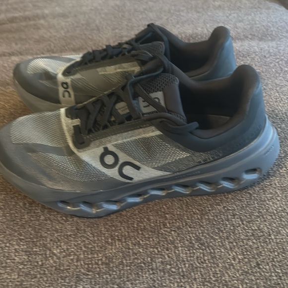 ON Running Cloudsurfer Next - Picture 2 of 4